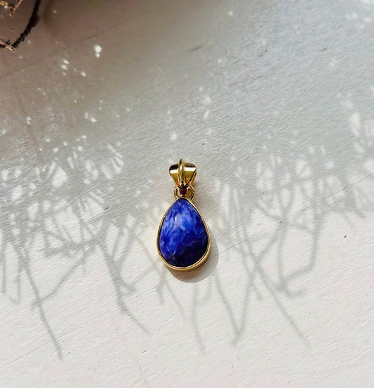 Charoit Anhänger – 925 Silber vergoldet