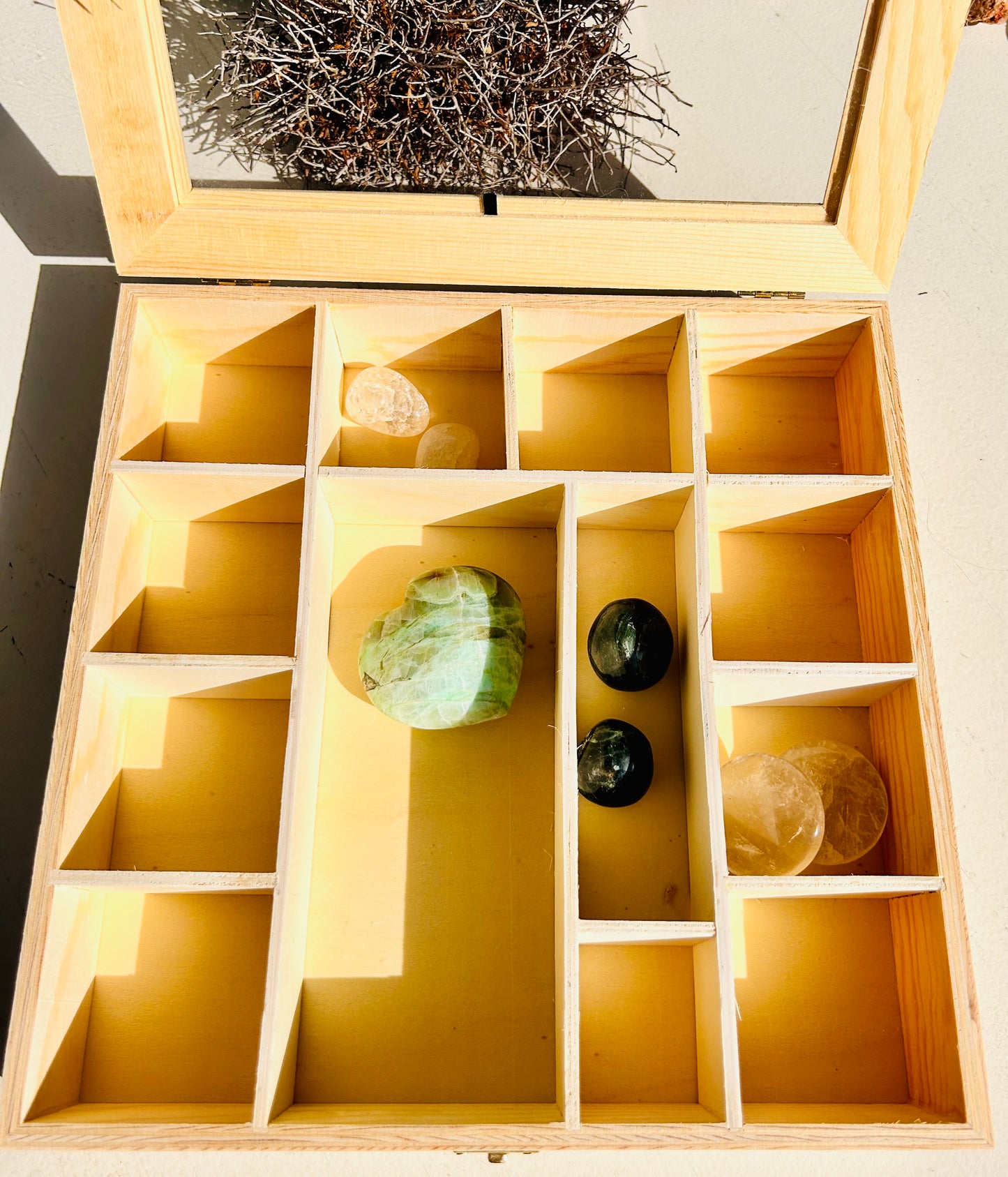 Sortierbox mit Sichtfenster aus Holz