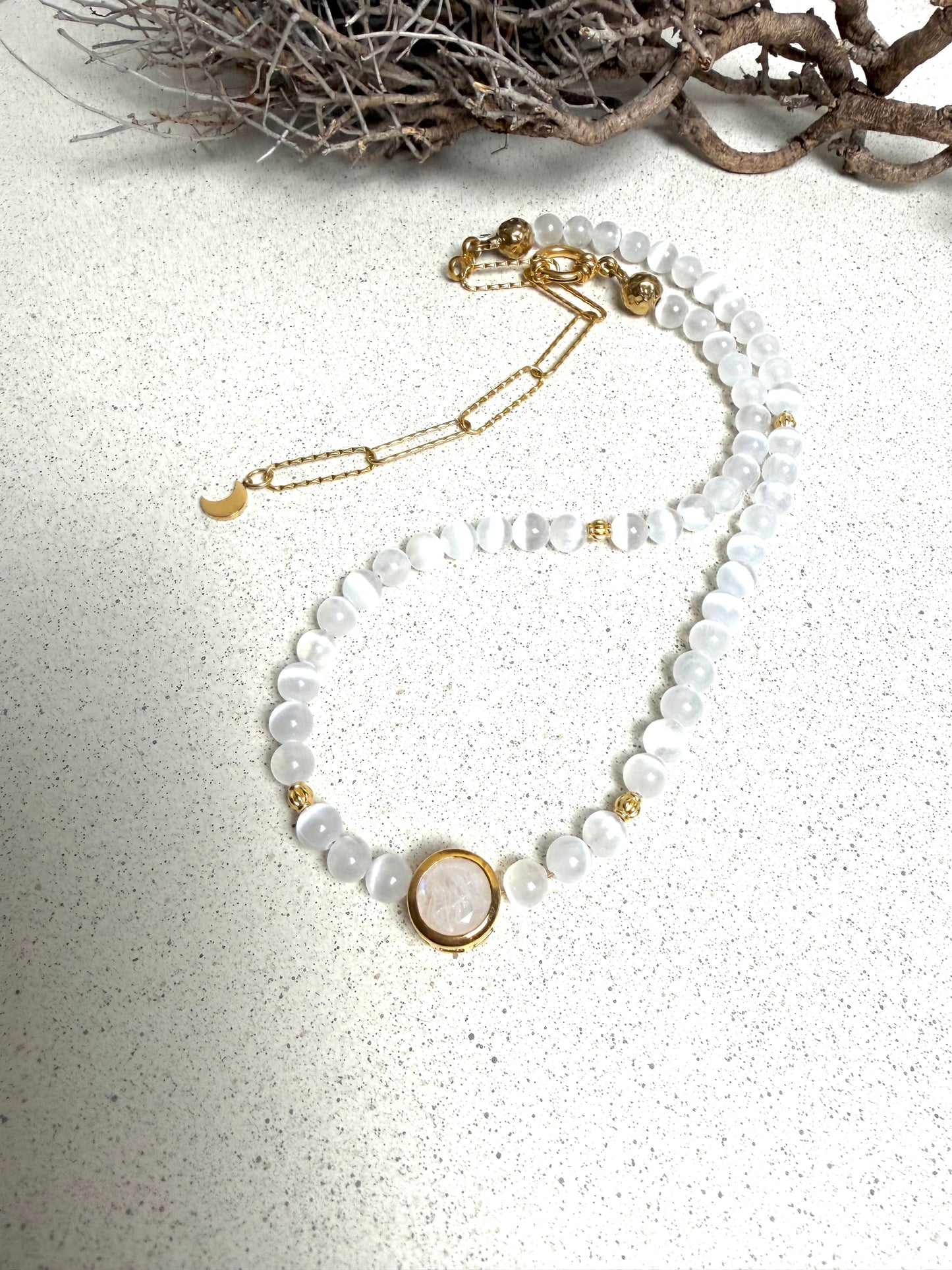 Lumen · Selenit & Regenbogen-Mondstein Collier | Limited Edition