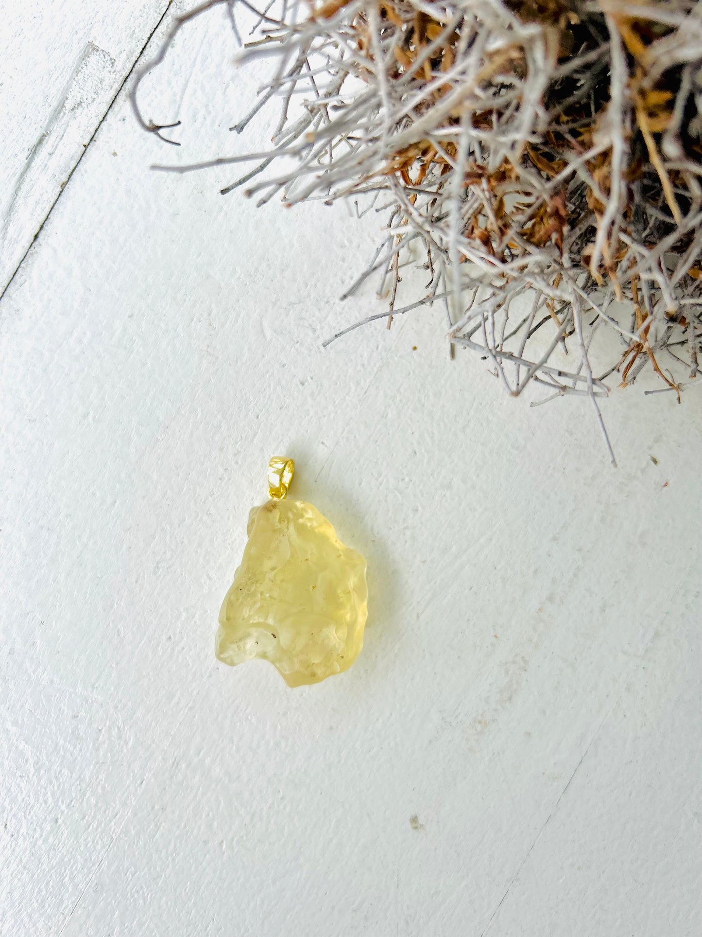 Libysches Wüstenglas – Rohstein Anhänger | Einzelstück