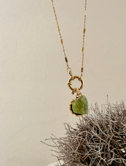 Golden Hive - Peridot Kette | Einzelstücke