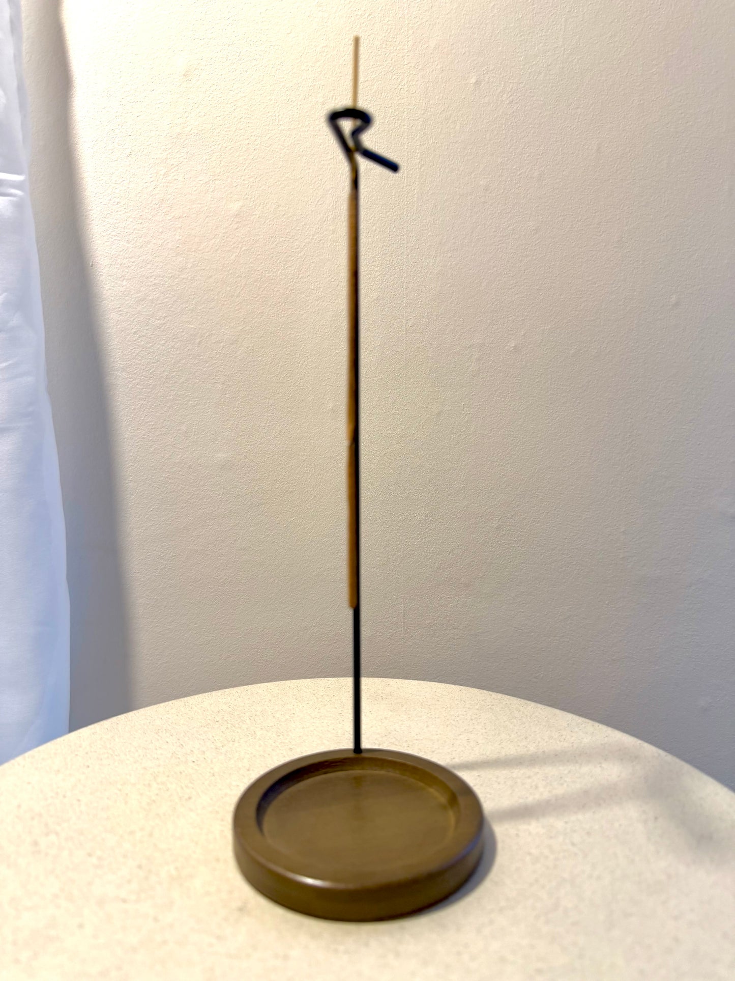 Hängender Räucherstäbchenhalter