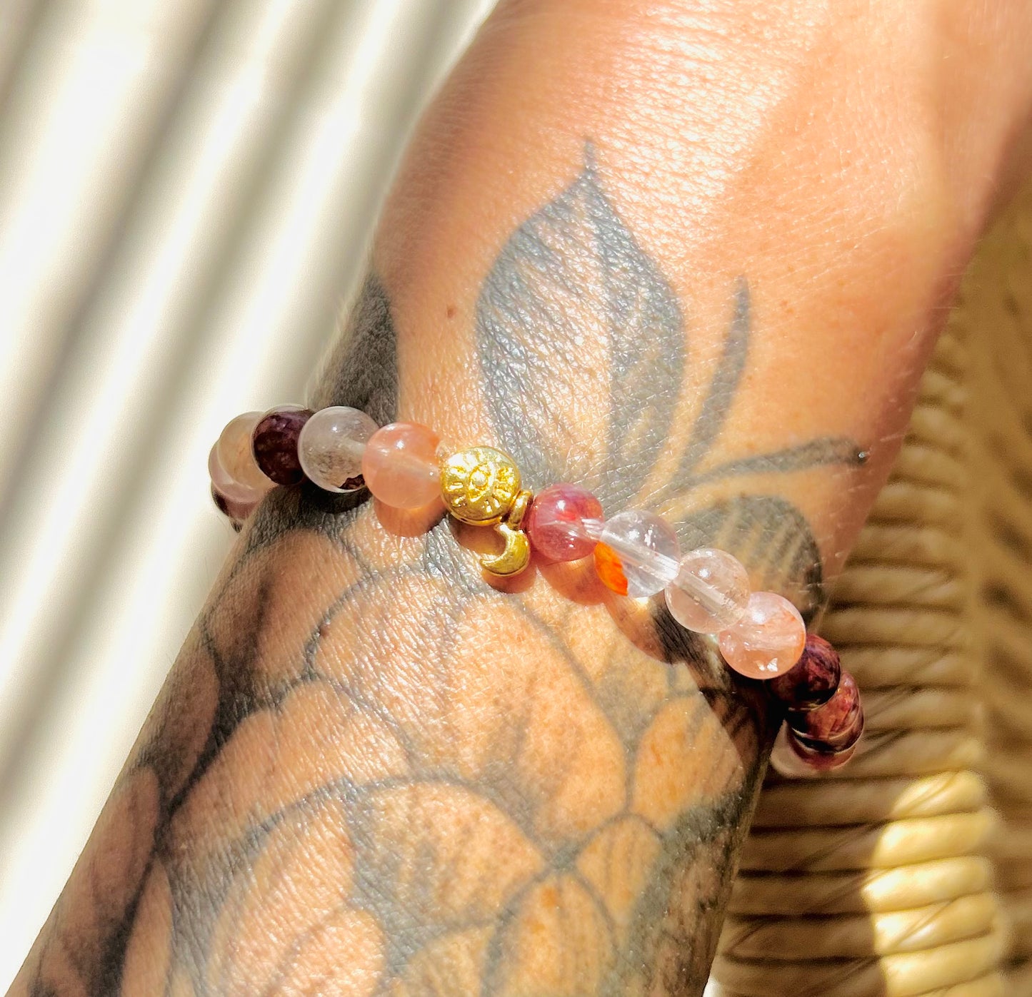 Red Healer Armband