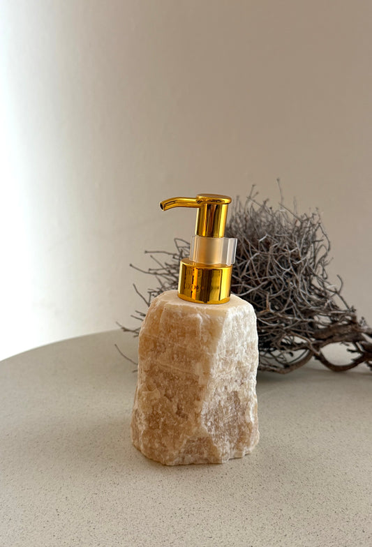 Kristall-Seifenspender aus Rohstein