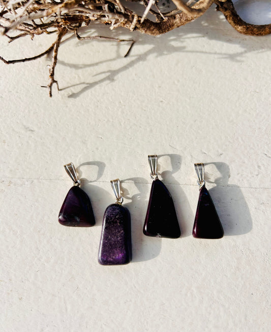 Sugilith Anhänger | Unikate