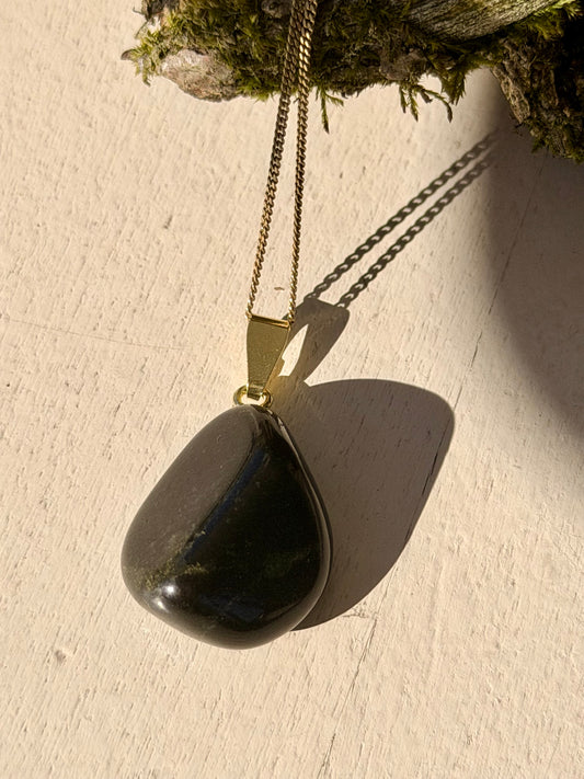 Schwarze Jade Anhänger – Schutz & Erdung | Inka Jade