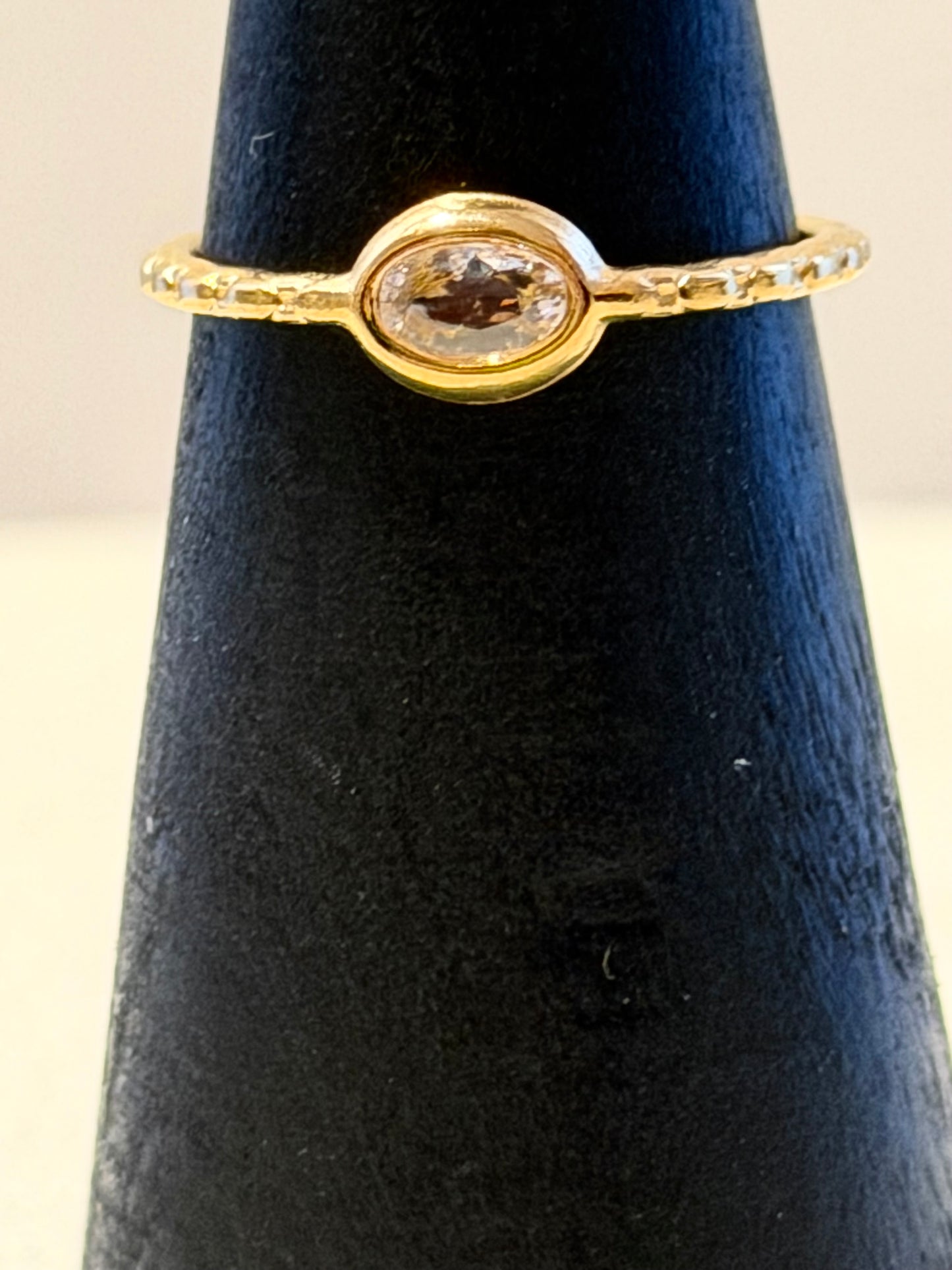 Whisper Light – Zirkonia Fine Ring · verstellbarer Edelstahlring