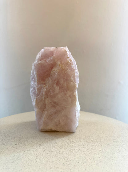 Kristalllampe aus Amethyst, Rosenquarz oder Bergkristall – natürliche Edelstein-Lampe