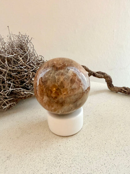 Oranger Mondstein Kugel