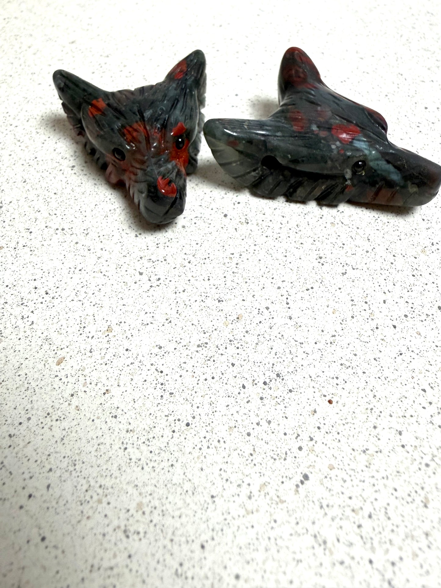 Bloodstone Wolfskopf – gebohrt