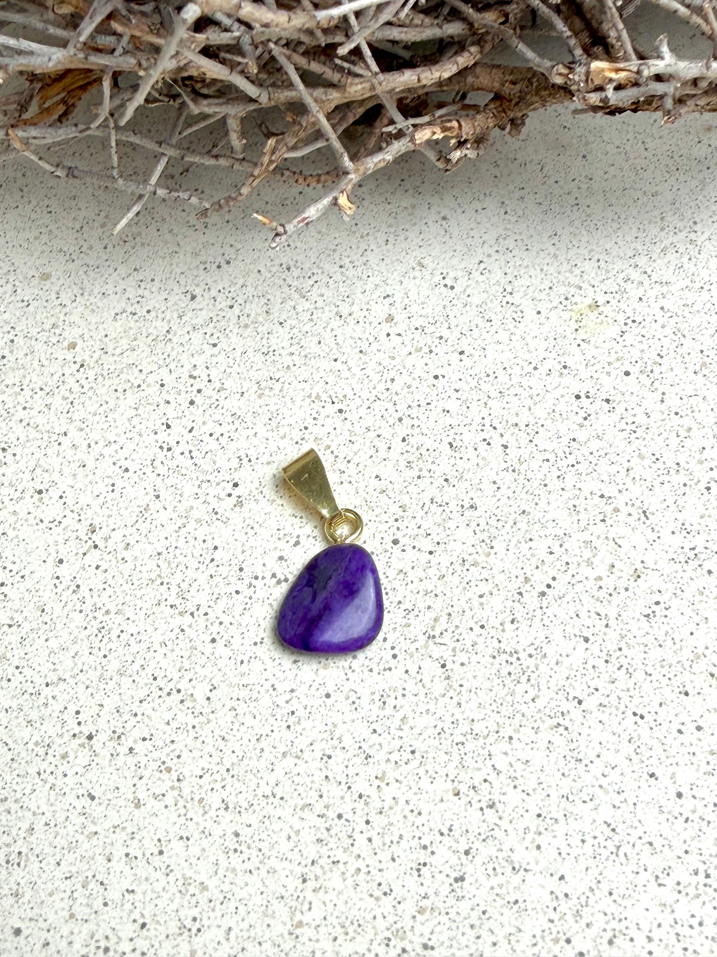 Sugilith – Anhänger