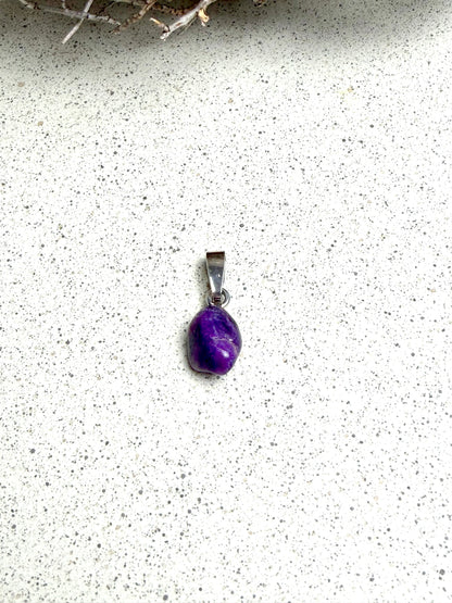 Sugilith – Anhänger