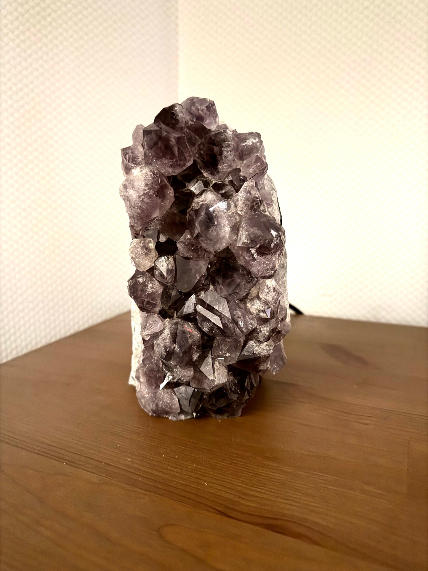 Kristalllampe aus Amethyst, Rosenquarz oder Bergkristall – natürliche Edelstein-Lampe