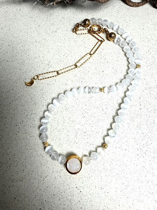 Lumen · Selenit & Regenbogen-Mondstein Collier | Limited Edition