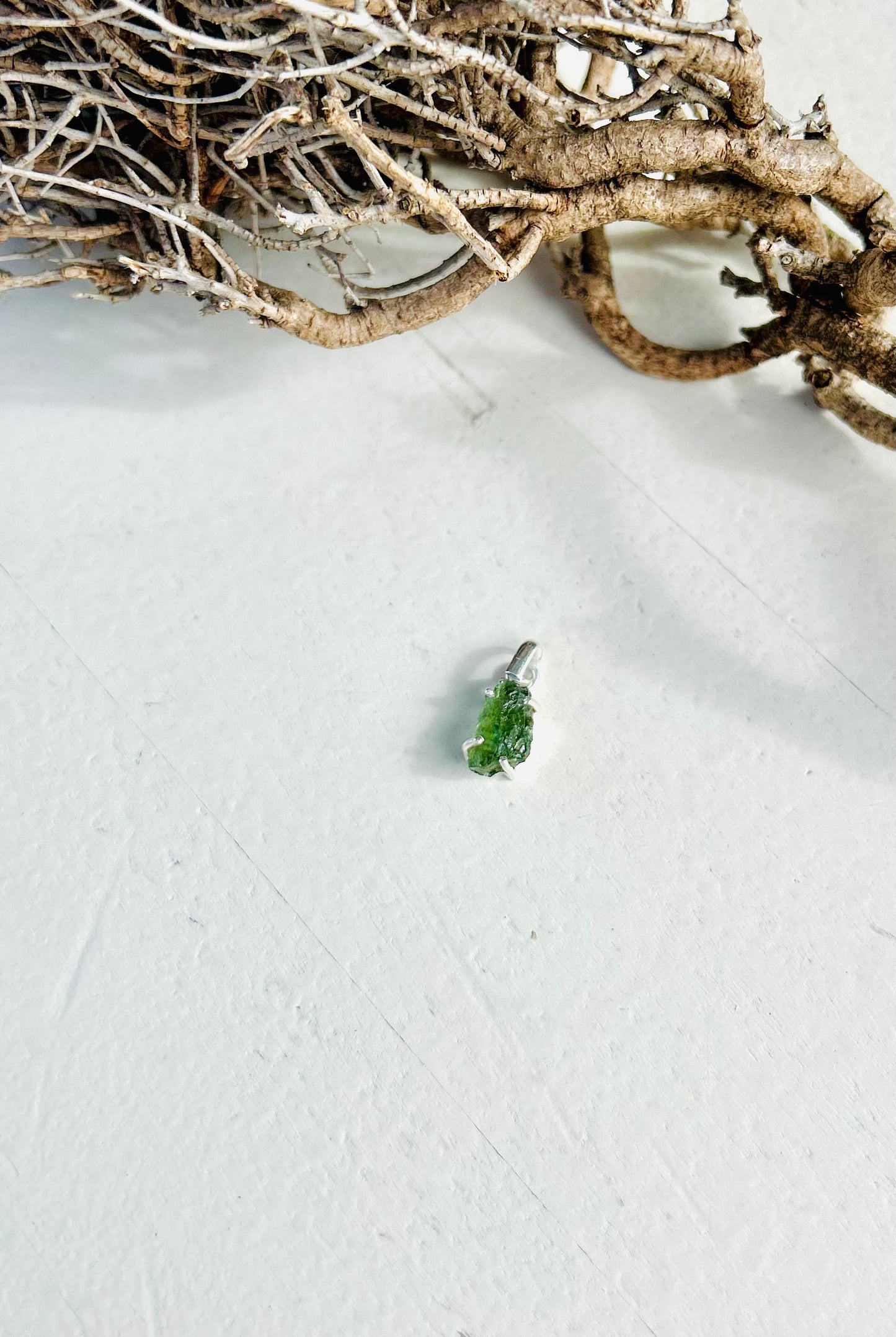 Moldavit – Anhänger in Silberfassung