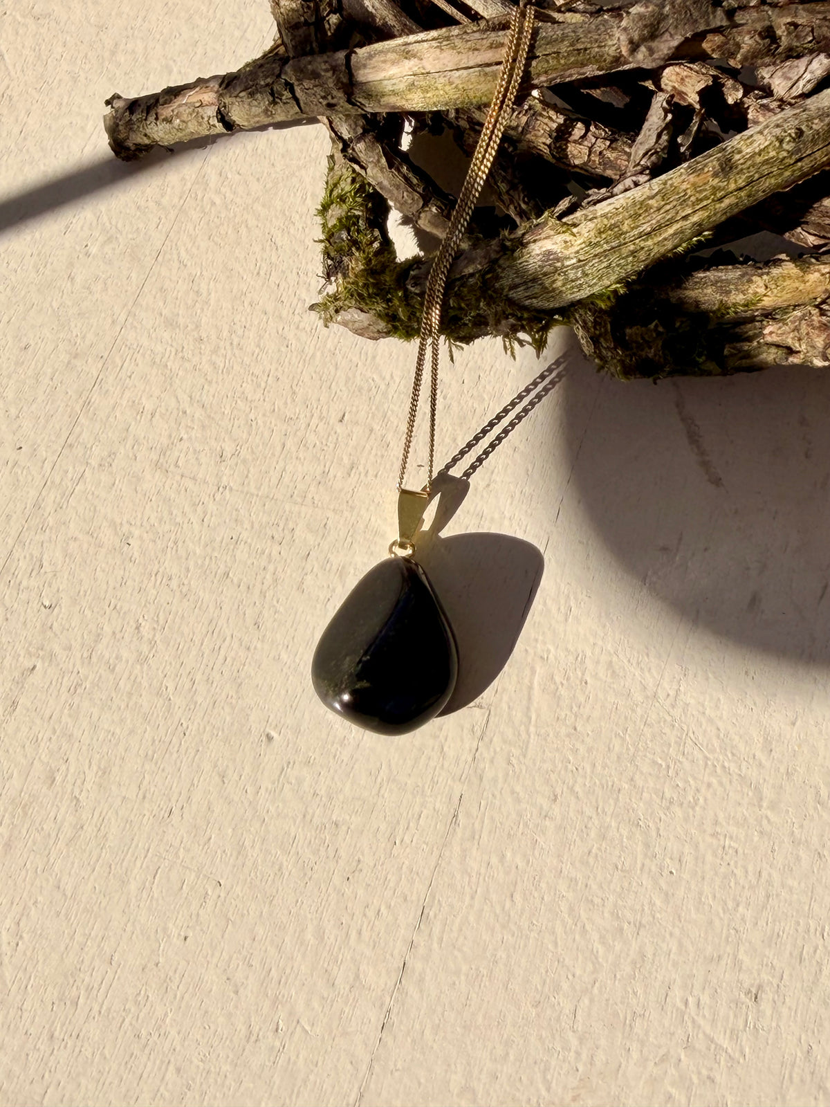 Schwarze Jade Anhänger – Schutz & Erdung | Inka Jade