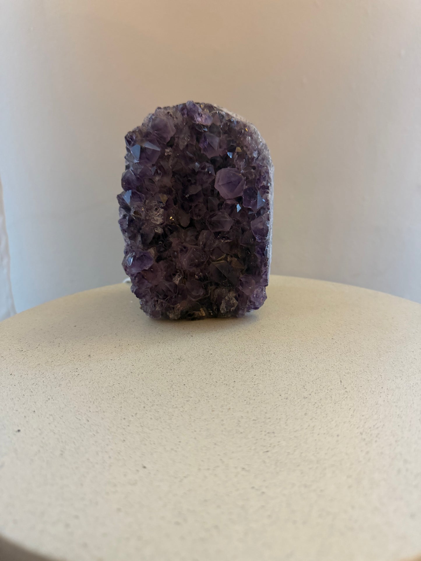 Kristalllampe aus Amethyst, Rosenquarz oder Bergkristall – natürliche Edelstein-Lampe