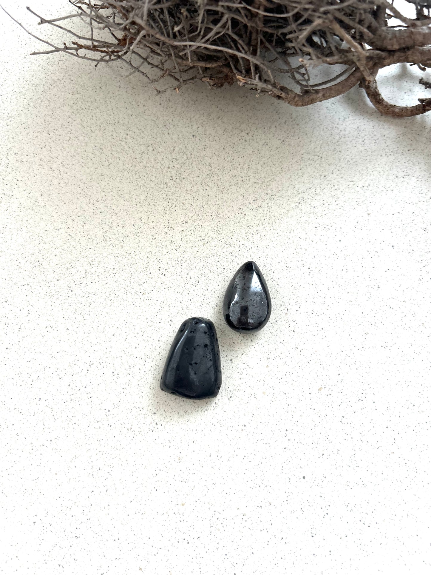 Magnetit – gebohrter Trommelstein