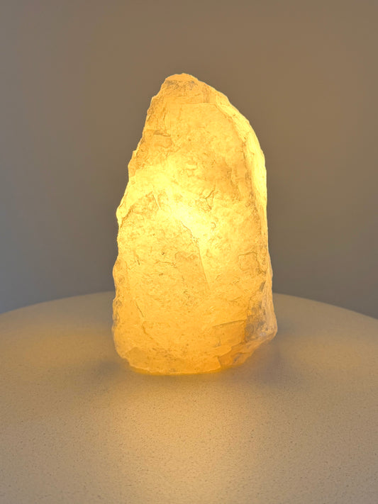 Kristalllampe aus Amethyst, Rosenquarz oder Bergkristall – natürliche Edelstein-Lampe