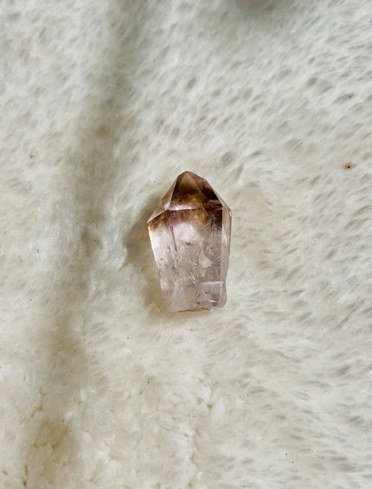 Gebohrte Amethyst-Rauchquarz-Kristalle