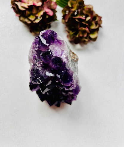 Amethyst-Stufe mit Sockel