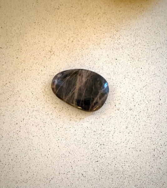 Dunkler Mondstein – Scheibenstein