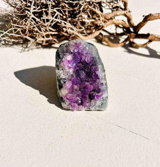 Amethyst mit Standfläche