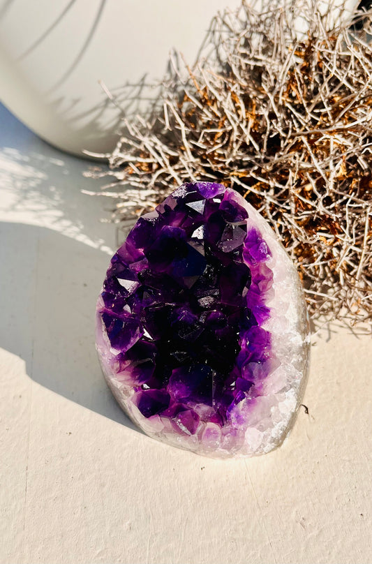 Amethyst mit Standfläche