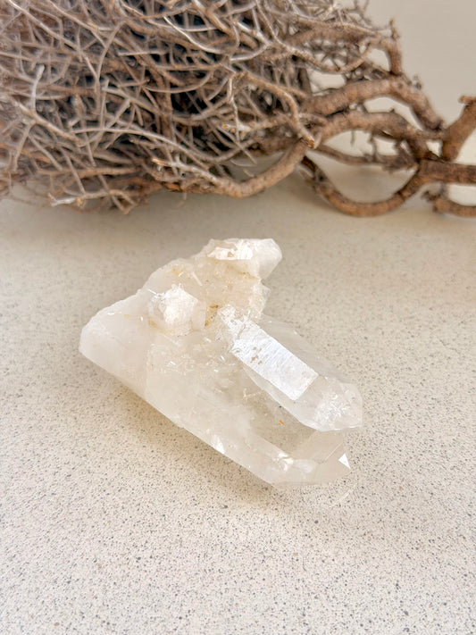 Bergkristall Doppelspitze · liegend · Einzelstück