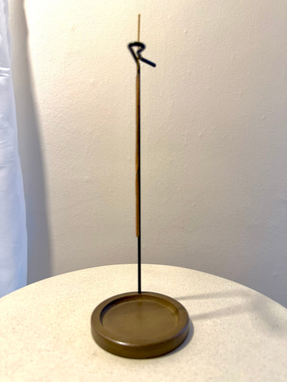 Hängender Räucherstäbchenhalter