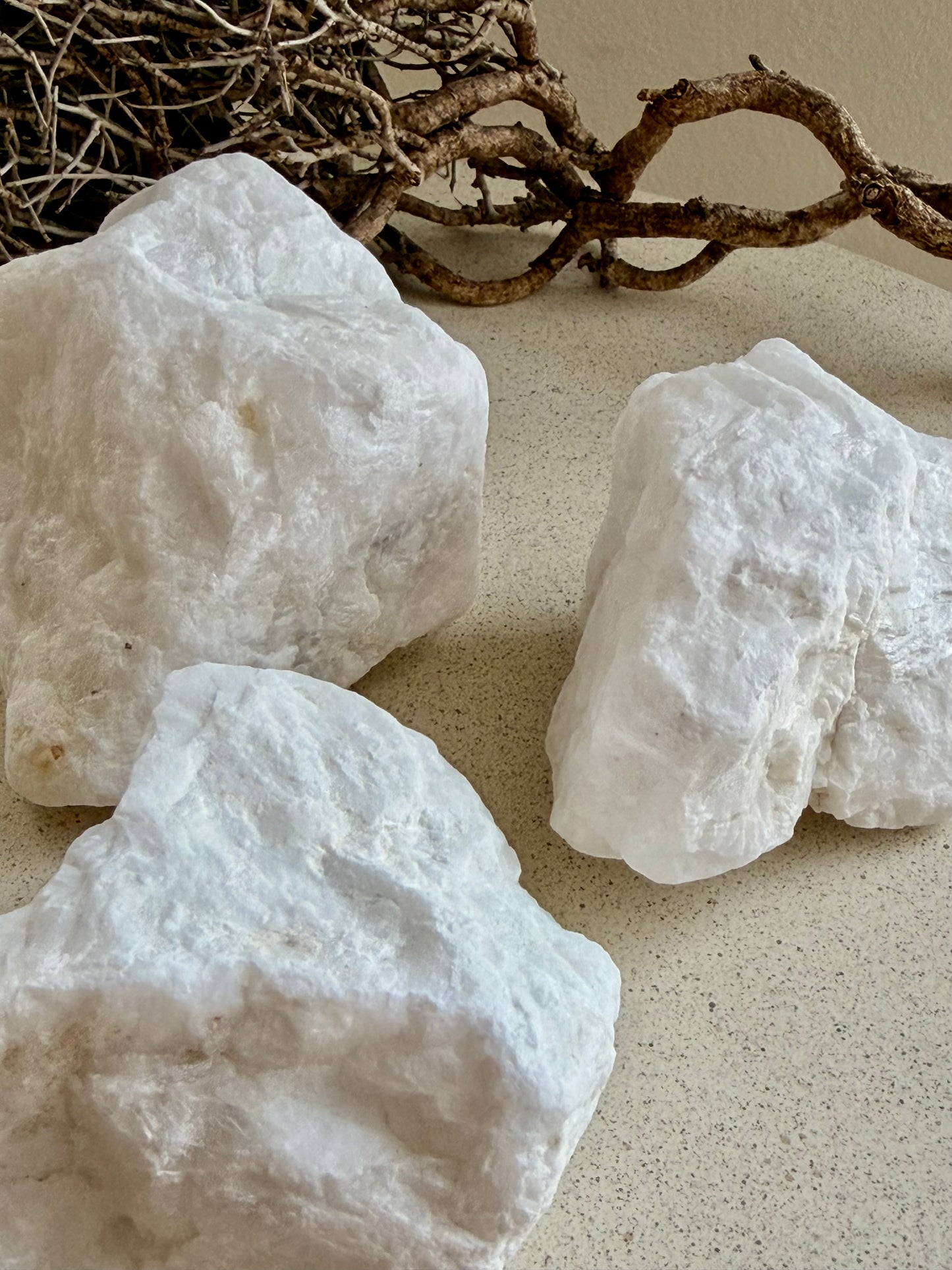 Baryt weiß – Naturstein für Klarheit und energetische Balance