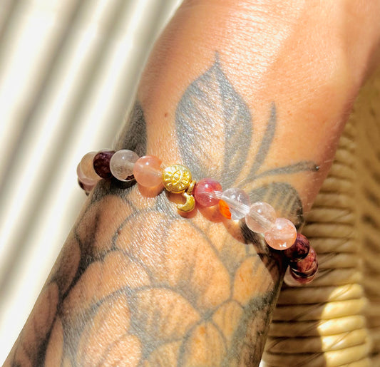 Red Healer Armband