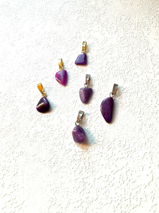 Sugilith – Anhänger