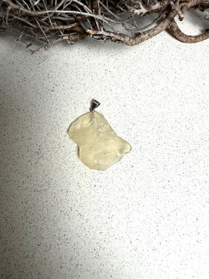 Libysches Wüstenglas · Anhänger | Einzelstücke