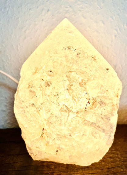 Kristalllampe aus Amethyst, Rosenquarz oder Bergkristall – natürliche Edelstein-Lampe