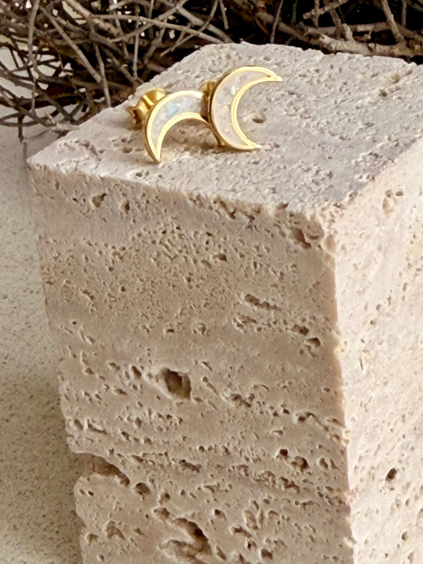 The Moon Whisper – Opal Ohrstecker