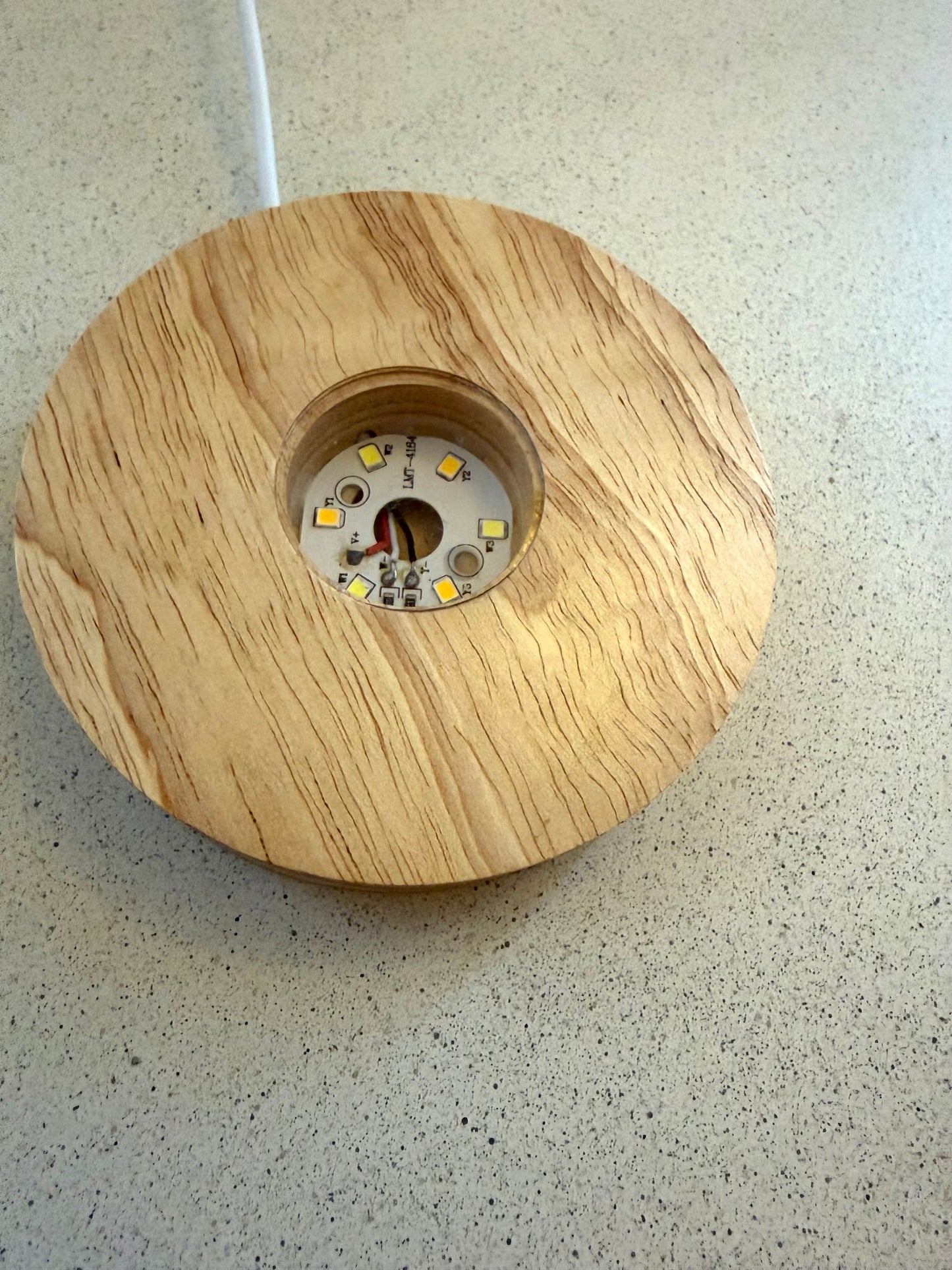 Kristalllampe aus Amethyst, Rosenquarz oder Bergkristall – natürliche Edelstein-Lampe