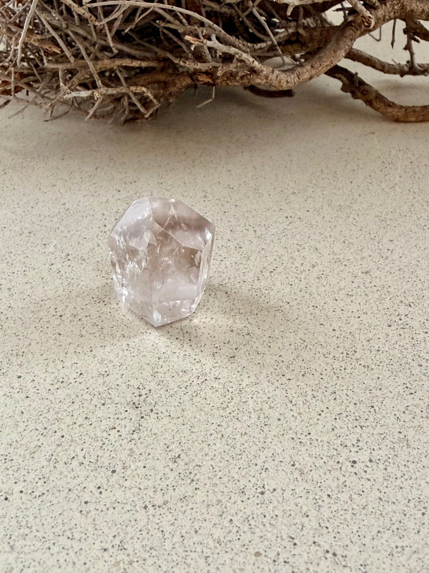 Gebohrte Amethyst-Rauchquarz-Kristalle