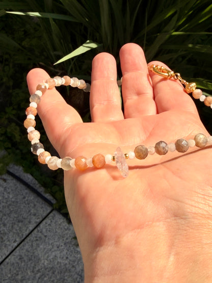 Rhiannon - Mondstein, Morganit & Kunzit Perlenkette | limited Edition