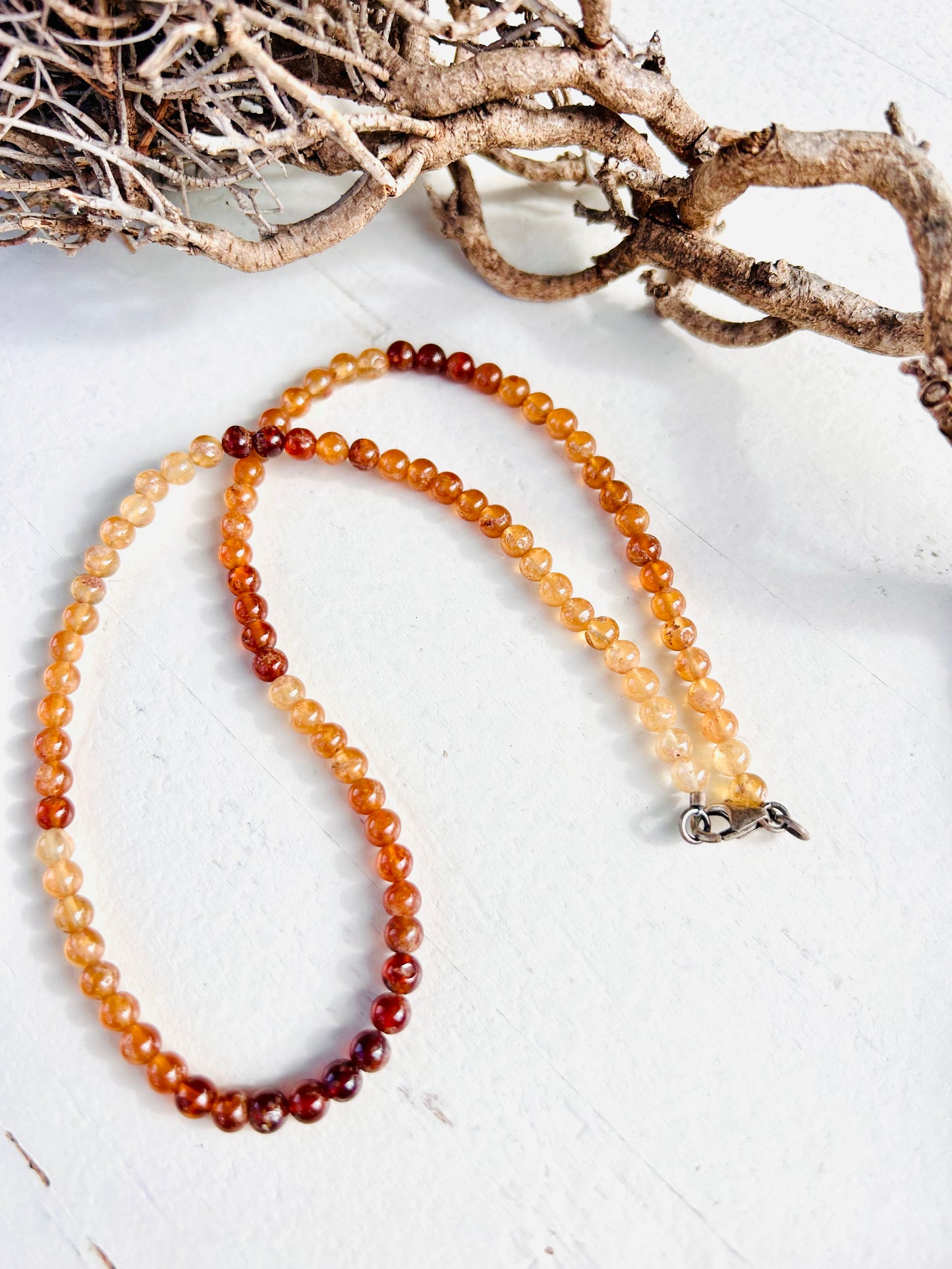 Hessonit – Perlenkette