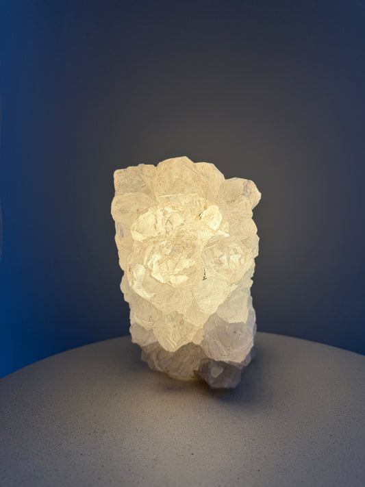 Kristalllampe aus Amethyst, Rosenquarz oder Bergkristall – natürliche Edelstein-Lampe