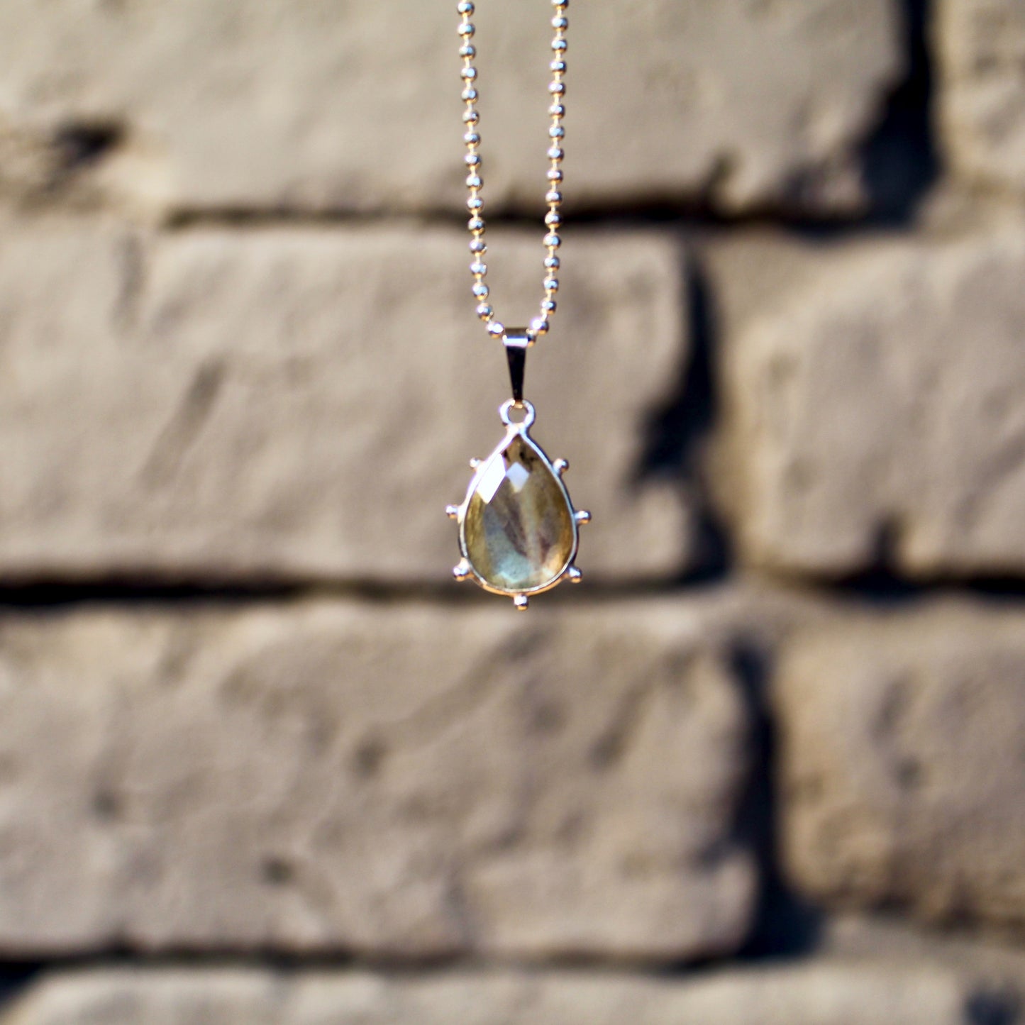Goddess-Anhänger | Amazonit | Labradorit | Rosenquarz | Regenbogenmondstein